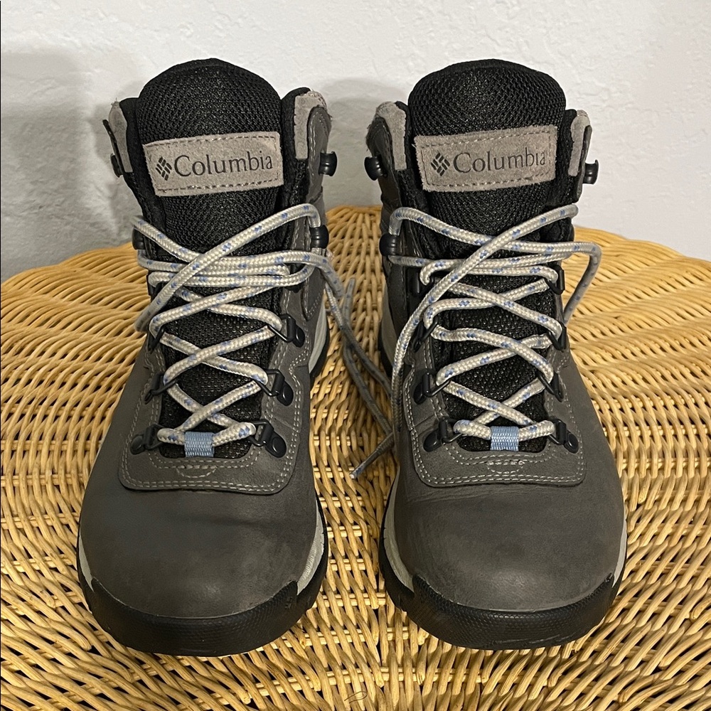 Columbia Newton Ridge Charcoal and Black Outdoor Boots